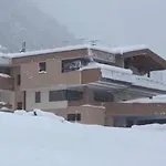 アパート Mountain
